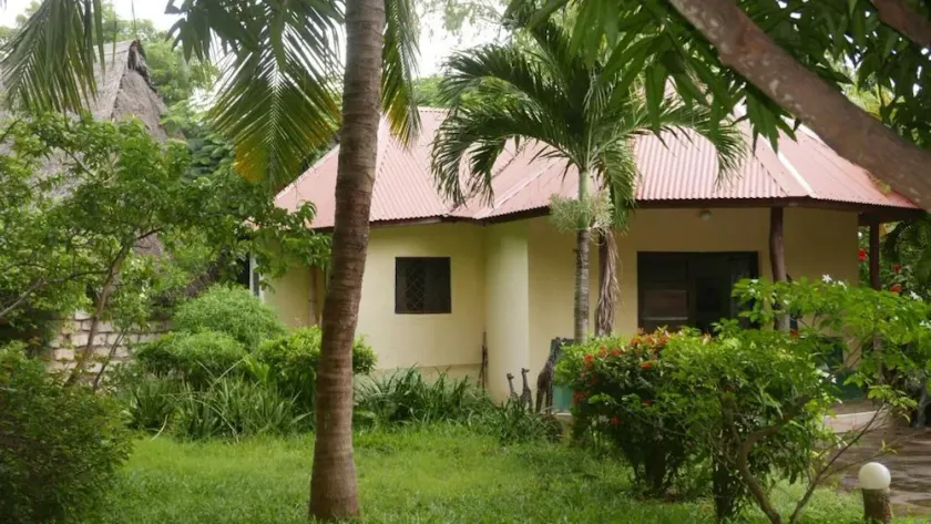 PRIVATE VILLA TO LET IN MALINDI KENYA - Image 1