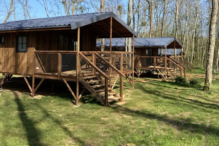 3 wooden cabins in the heart of nature in the Chanteloup forest - Image 1