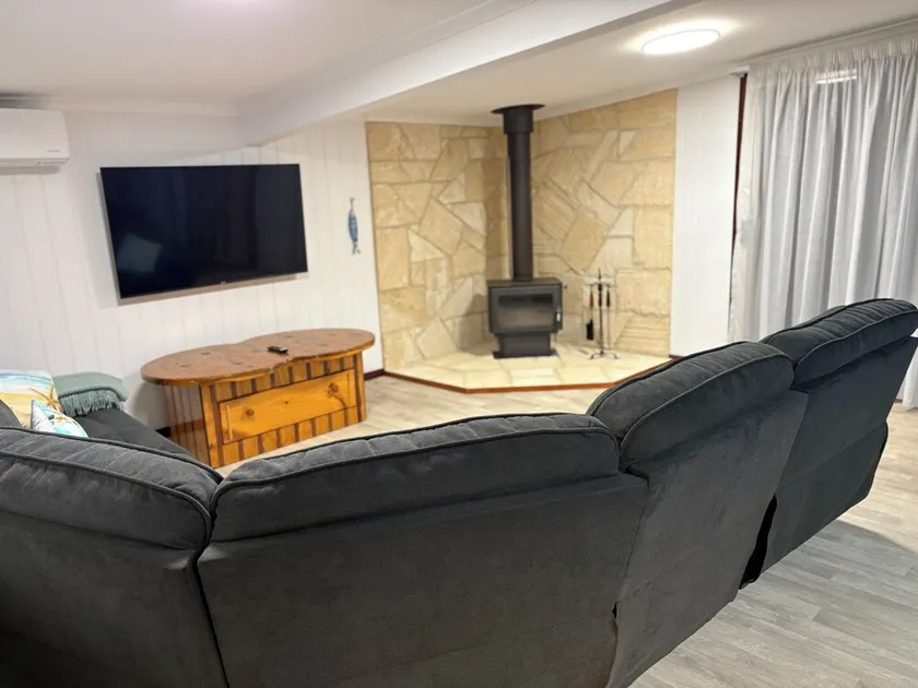 Rustic Retreat Esperance - Image 1