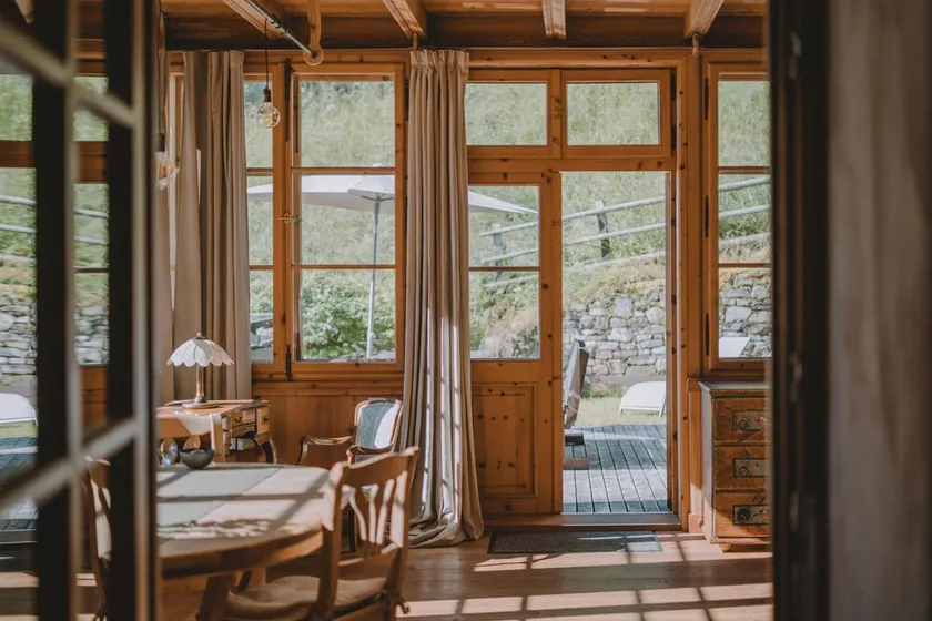 Romantic vacation apartment on a historic estate - Image 1