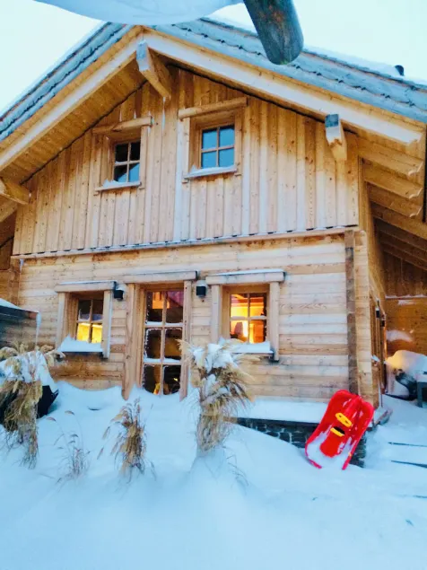 NEU erbaut: Exclusives PREMIUM CHALET mit Kamin, Sauna, HotTub, WLAN und Garten - Image 1