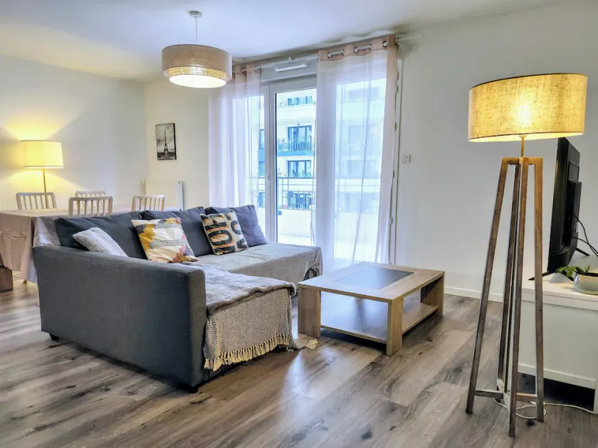 Modern apartment with balcony - Near Paris - Image 1