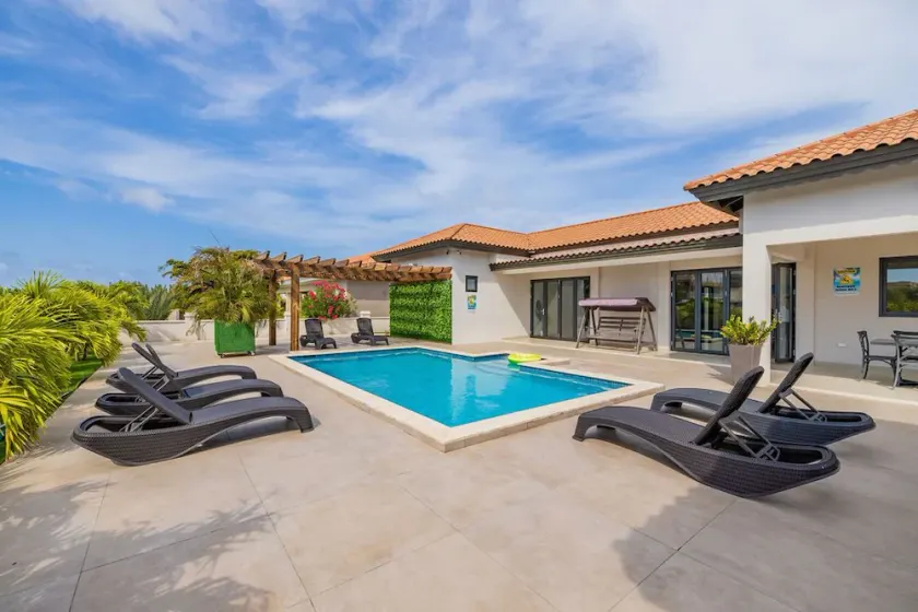 NEW 6BR Villa w/ Pool across street @ PalmBeach - Image 1