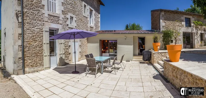 House / Villa - POITIERS - Image 1