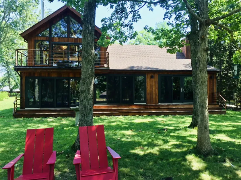 Sag Harbor Waterfront Post and Beam Chalet with Deep Water Dock - Image 1