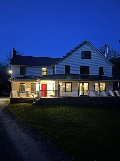 Beautifully restored Catskill Farmhouse w/pool. - Image 1