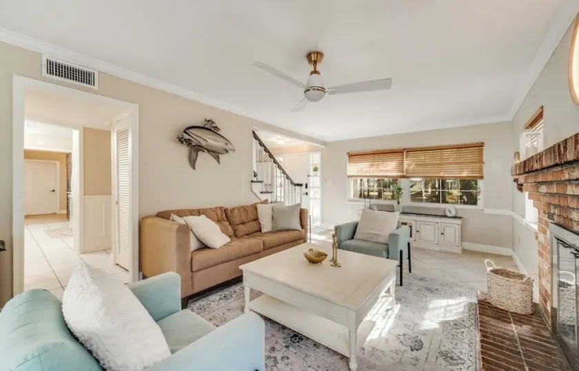 6 Bedroom Pool property. Pet Friendly - Image 1