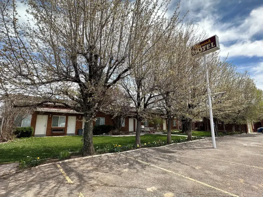 Kanosh Motel - Image 1