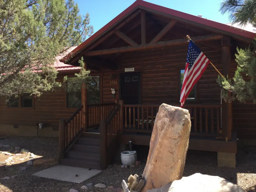 Beautiful Bison Ridge Cabin that has it all... - Image 1