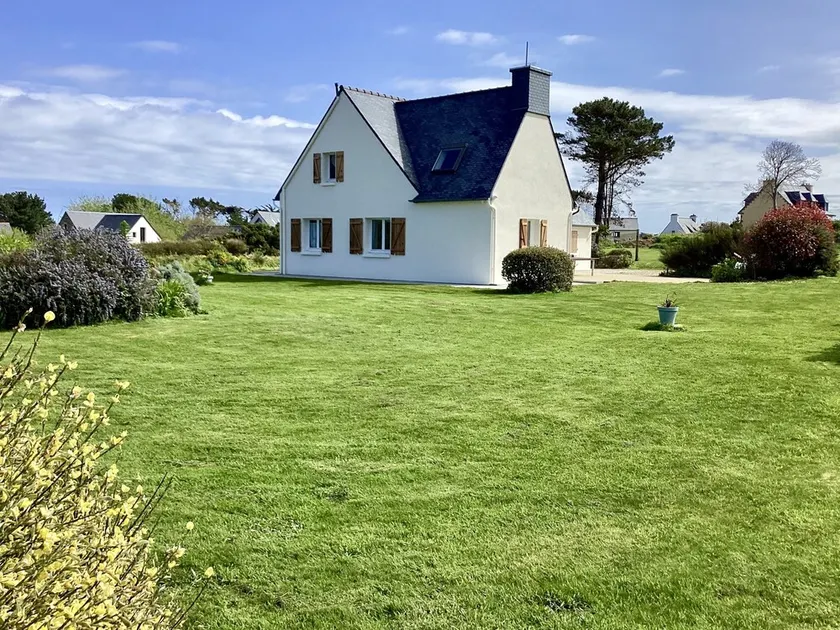 Rummelig villa til 12 med stor have tæt ved havet - Image 1