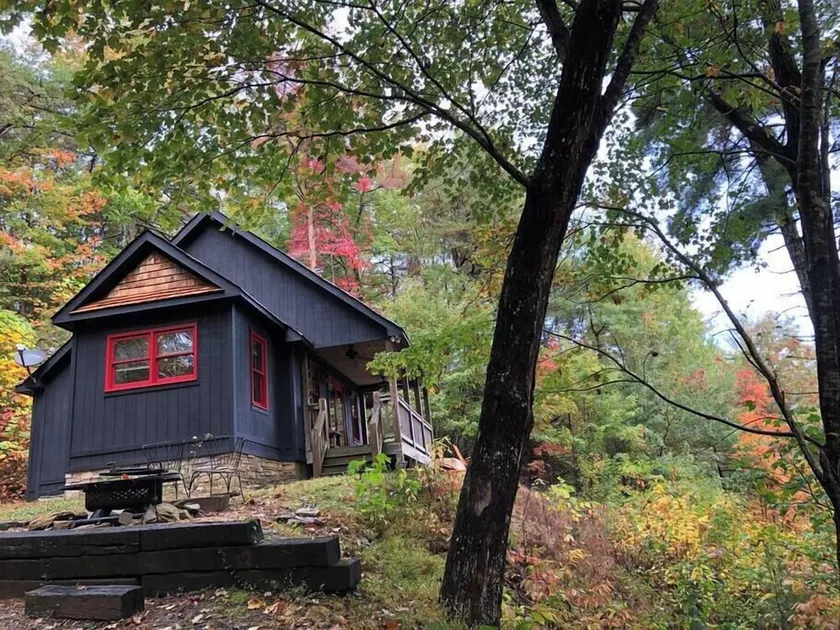 Beardsicle Bluff Cabin - Image 1