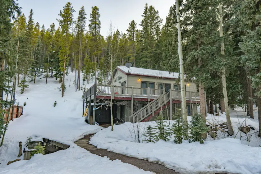 Creekside Getaway in Evergreen - Image 1