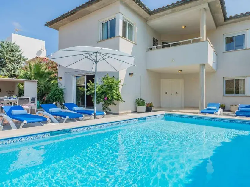 Villa recentemente rinnovata a pochi passi da spiagge, montagne e pinete - Image 1