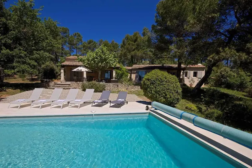 Superb renovated Provencal villa with heated pool, in a quiet pine forest - Image 1