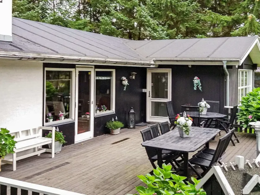 5 star holiday home in Hals - Image 1