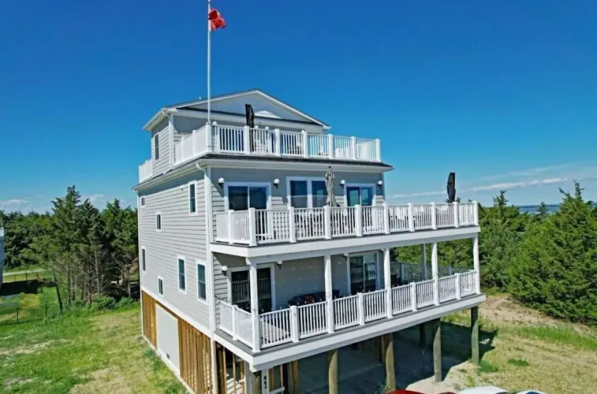 Laughter Beach House! LIFE, LOVE, LAUGHTER & INCREDIBLE VIEWS - Image 1
