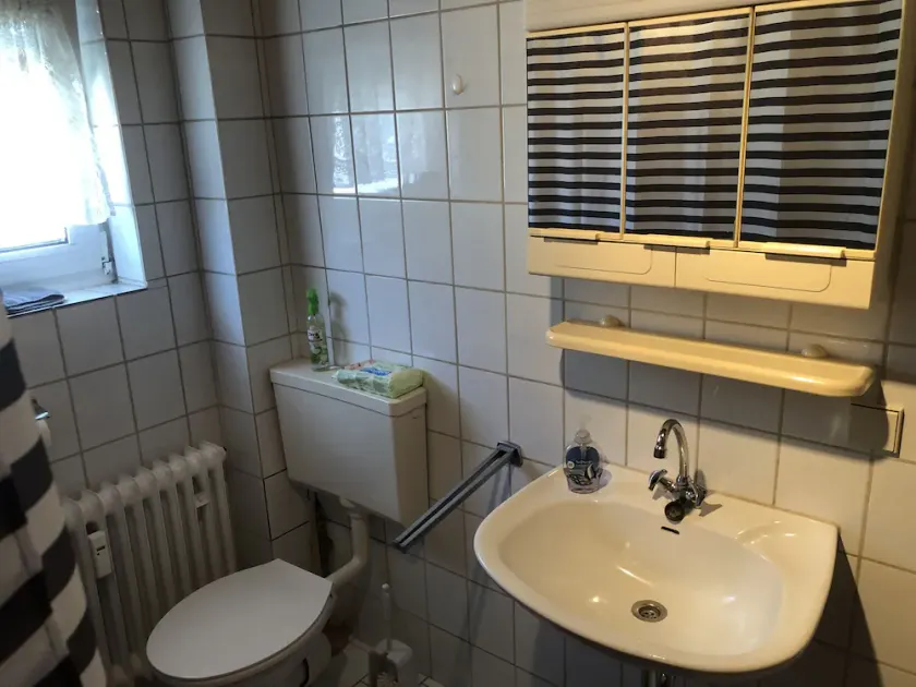 Ramstein Zimmer mit eigenem Bad, Gemeinschaftsküche und Wohnzimmer / Balkon - Image 1