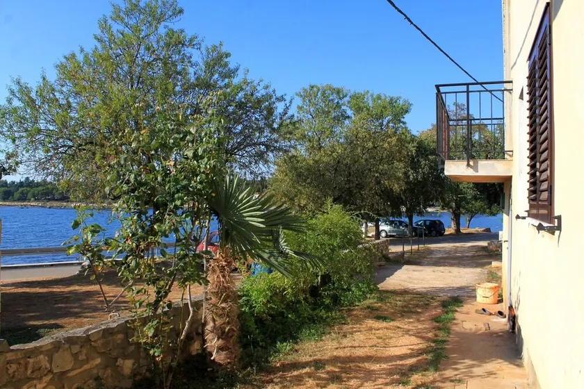 Apartamento de una habitación en la playa Sveti Ivan, Umag (A-9692-a) - Image 1