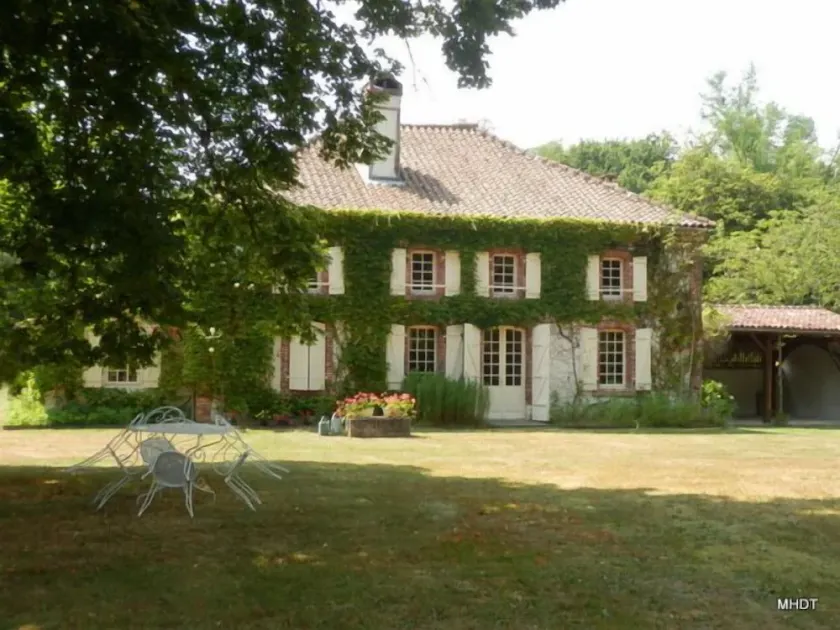 Herrenhaus, 240 m2, 6 Schlafzimmer, 14 Personen., Pool auf 2 Hektar - Image 1