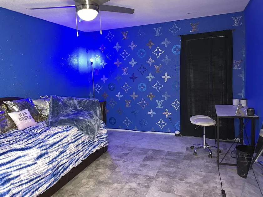 Giving The Blues - Image 1