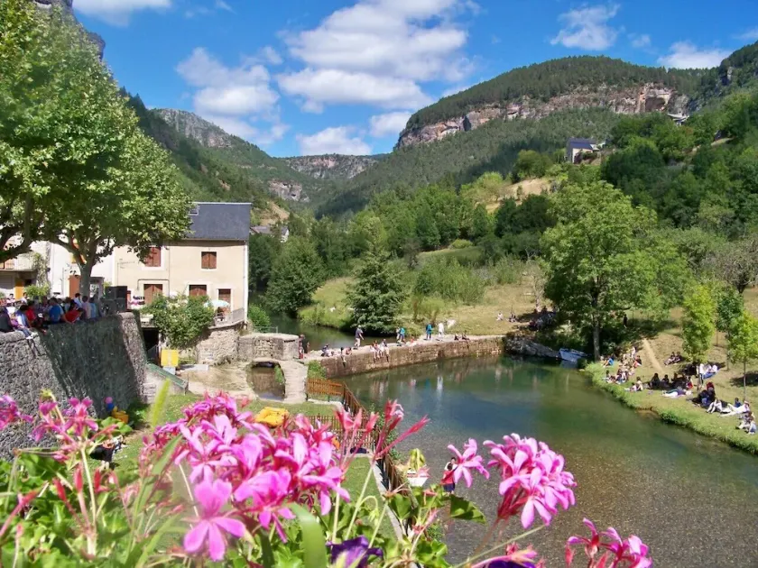 Casa sul fiume, piscina e splendida vista sulle montagne - Image 1