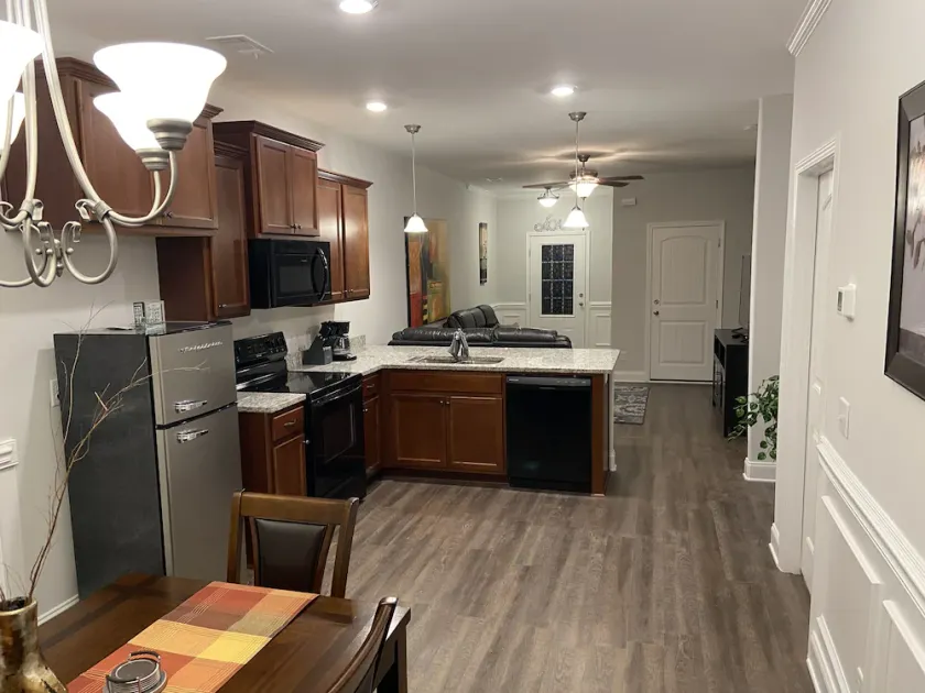 Home Away from Home>>>>4Br3.5BathParkBikeTrailPoolGymPondCamerasWiFi - Image 1