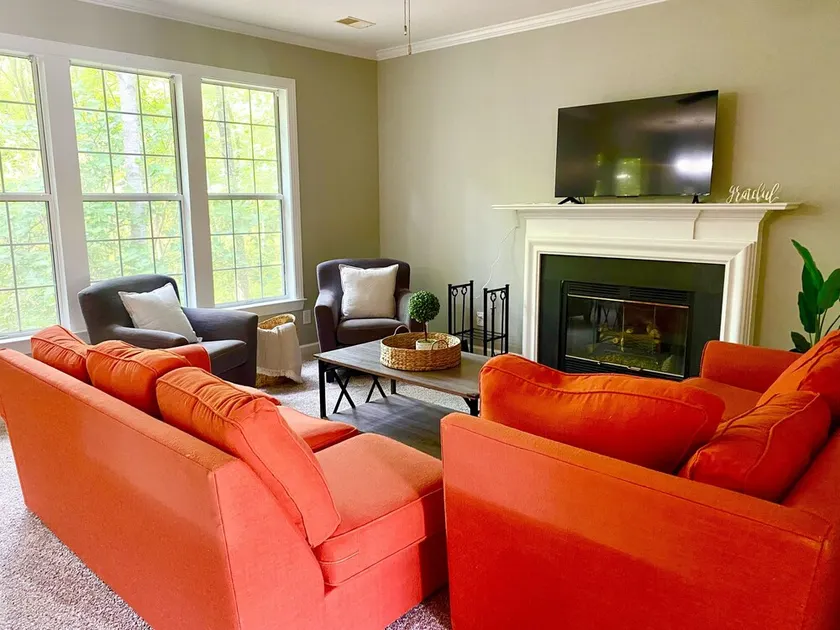 COLA Lakeview Oasis - King Suite - Image 1