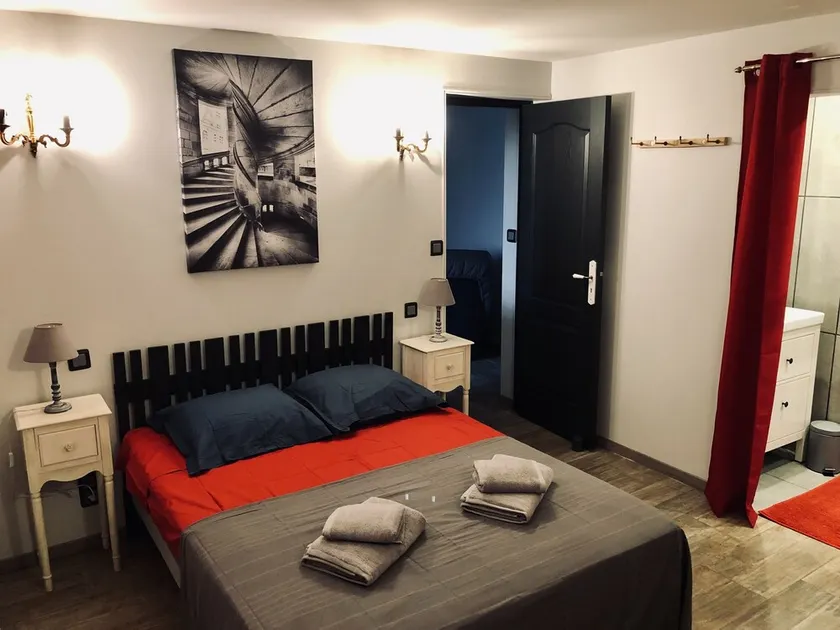 In the heart of the Sologne, single-storey apartment with patio - Image 1