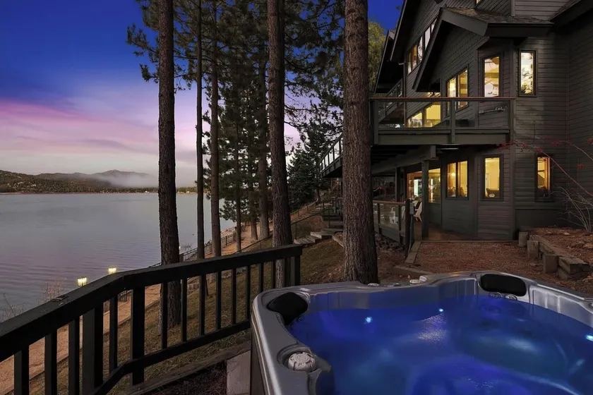 Only 38 Steps to the Lake! Newly Remodeled! Stunning Views! PET FRIENDLY! Chef's Kitchen! Outdoor HOT TUB! - Image 1
