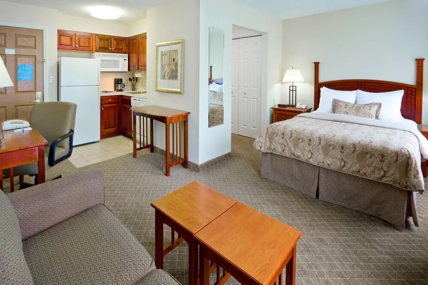 Studio w/ Kitchen | Free Breakfast Buffet - Image 1