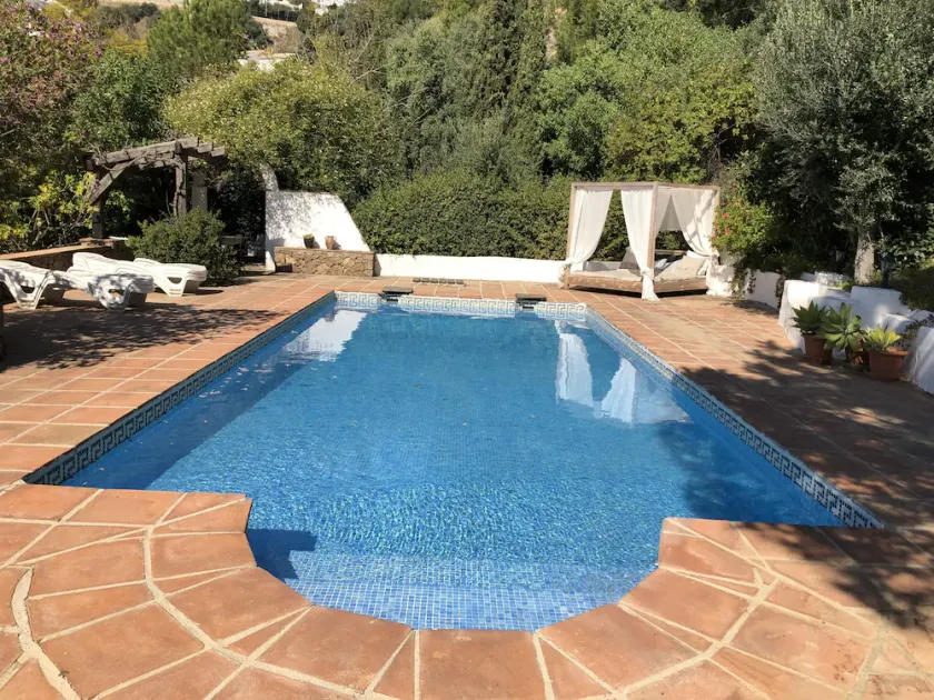 Charming Villa With Beautiful Views and Private Swimming Pool - Image 1