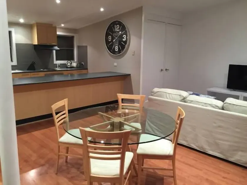 Moderne Second Story Appartement, pour 5 personnes - Image 1