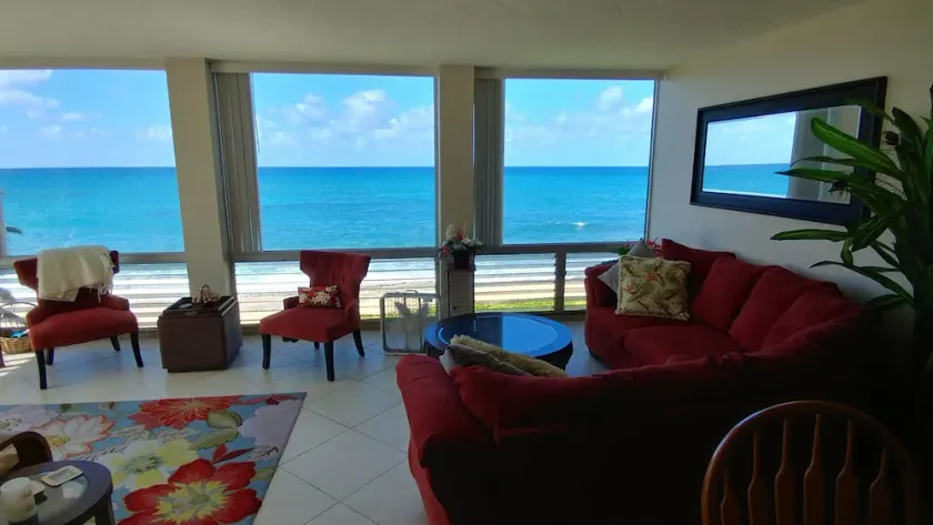 Maili Cove Beachfront Get Away: Pool, Ocean & Solnedgange - Image 1