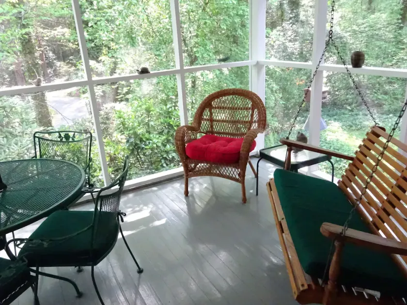 Cardinal Cottage, Great Location, Beautiful Setting, Private Comfy Wh.Squirrels - Image 1