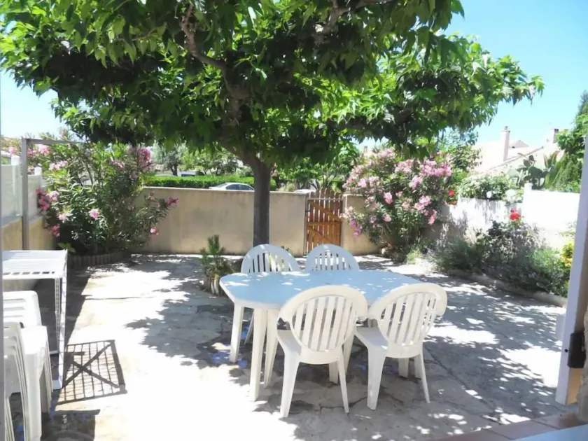 In the sun of Palavas-Les-Flot, ideal for family vacations - Image 1