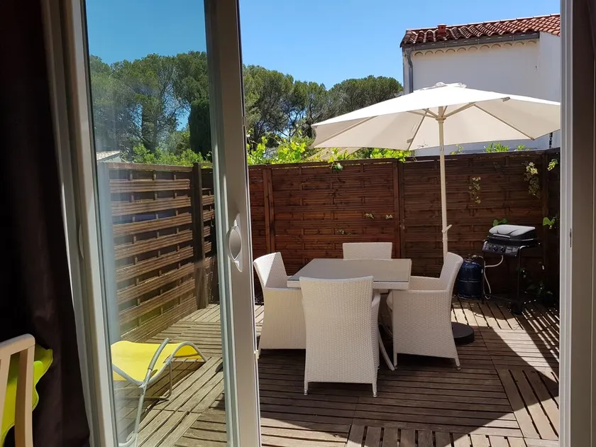 Beautiful 2 rooms sunny, 300m / sea, large terrace - Image 1
