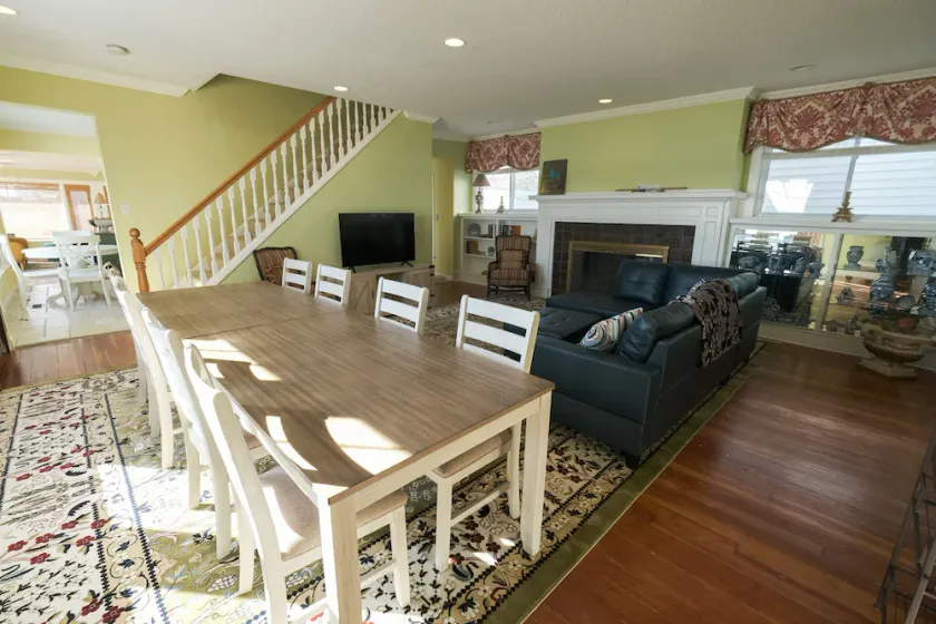 Beautiful 2 bed, 2 bath condo on St Clair River in Marysville, MI - U1 - Image 1