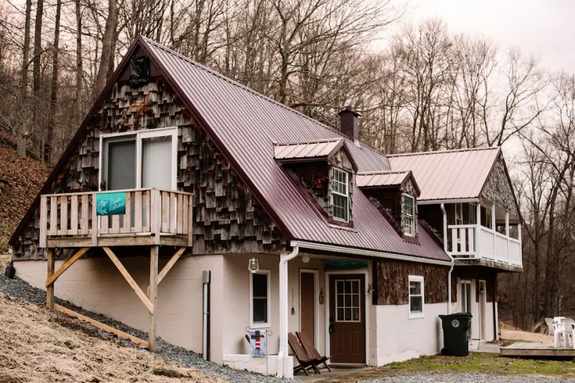 Muskie-Lounge River Retreat! Secluded getaway.  - Image 1