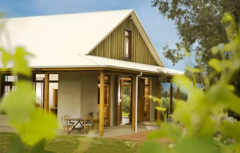 Whispering Brook House || Superbe porte de cave + cave / vignoble / oliveraie - Image 1