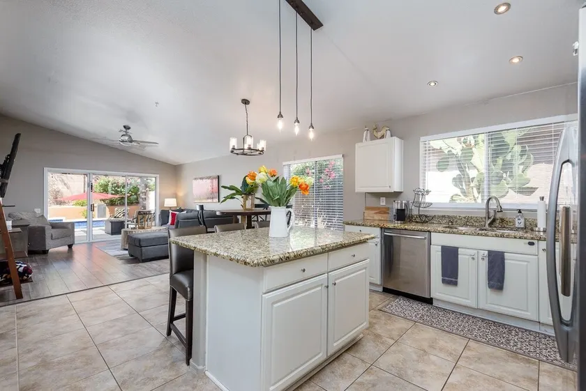 Casa De Mojave home - Image 1