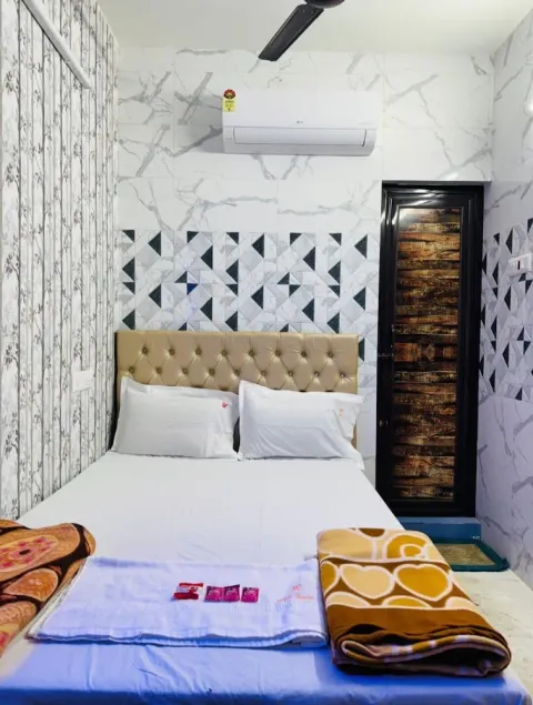 RR GUEST HOUSE - Image 1