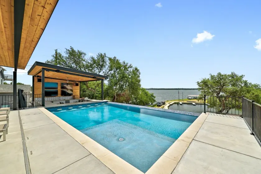 Kæmpe havnefront hjem ved søen Lbj med privat ø, bådrampe og glider - Image 1
