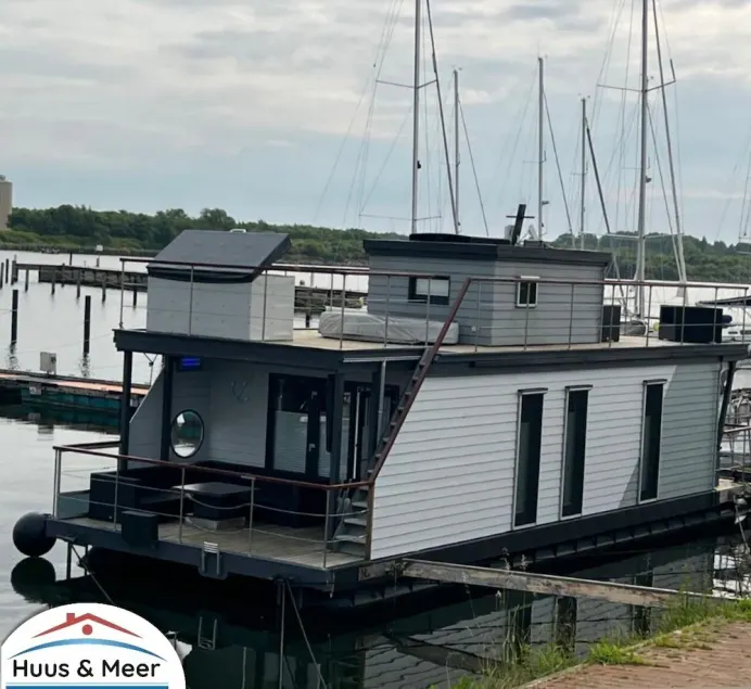 Hausboot für 4 Gäste mit 36m² in Großenbrode - Image 1