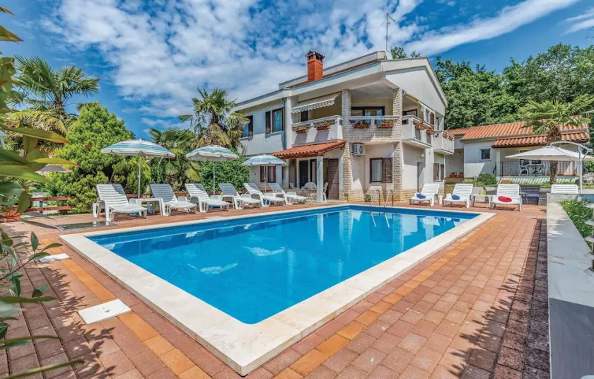 Trevligt hem i Porec med utomhuspool - Image 1