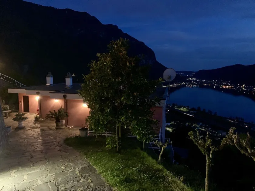 Spectacular view on the Lake Lugano -Three-Rooms Apartment - Image 1