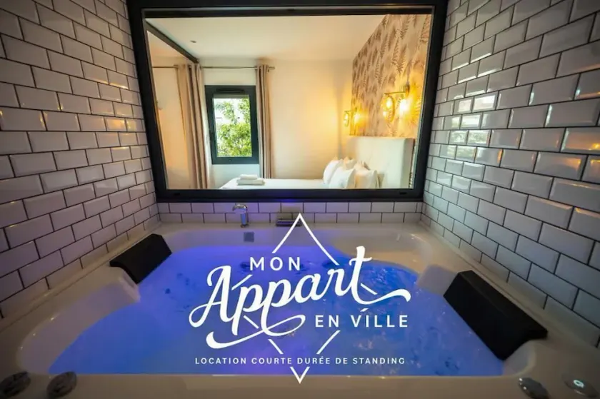 Romantic Escape Guaranteed: Discover Our Chic & Balneo Love Room - Image 1