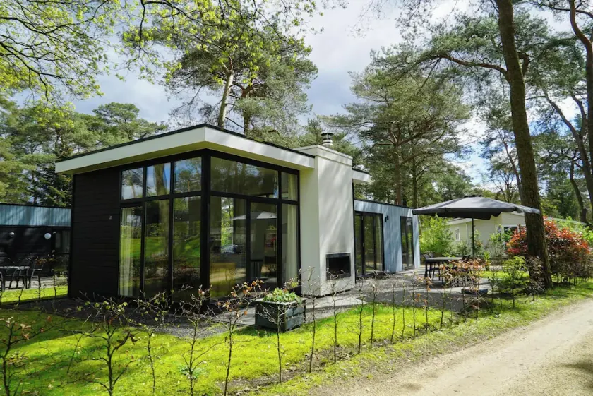 Chalet with 2 bedrooms and a terrace - Image 1