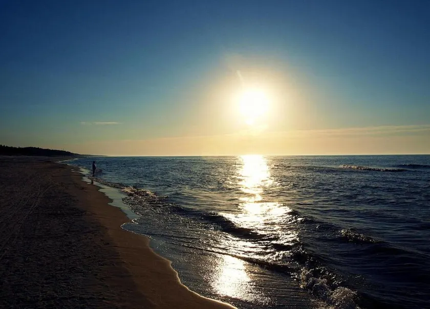 Year-round holiday home with fireplace, 3 bedrooms - Image 1