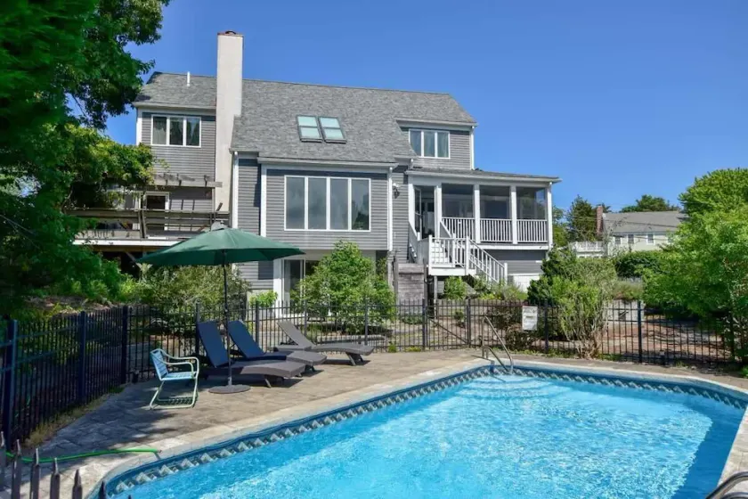 Stunning Home with In-Ground Pool - Image 1