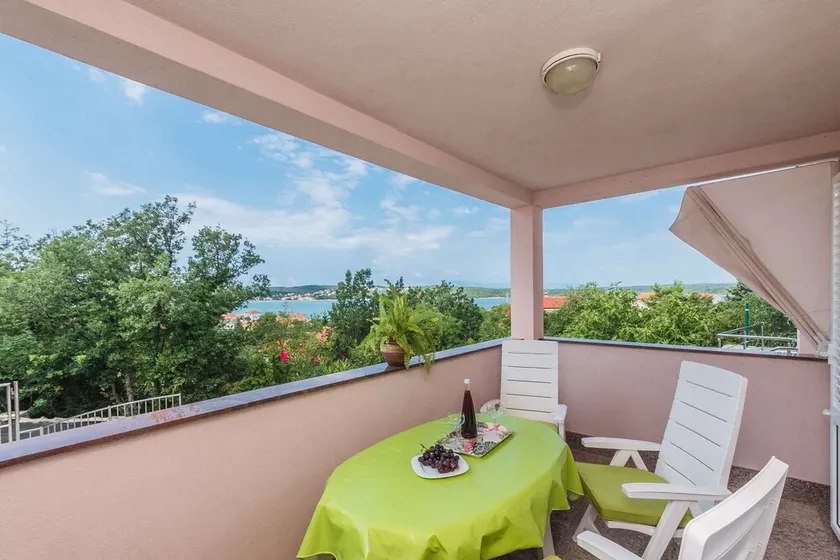 Holiday apartment with air conditioning and sea view - Image 1
